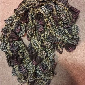 Cute scrunch scarf, really long- super cute.